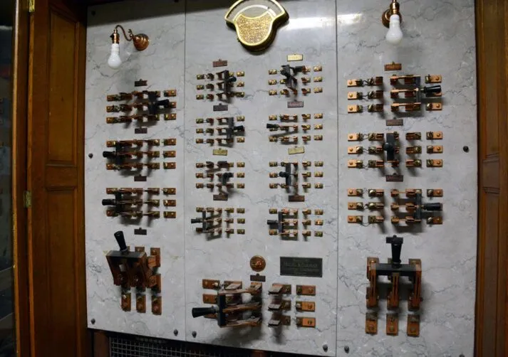 BeneathTheBreakersCarousel1