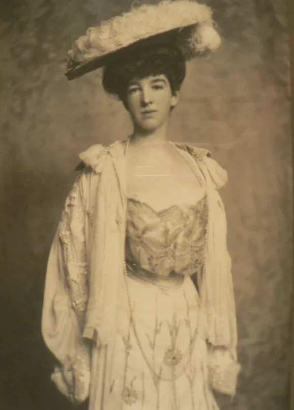 Gertrude-Vanderbilt-Whitney,-circa-1895