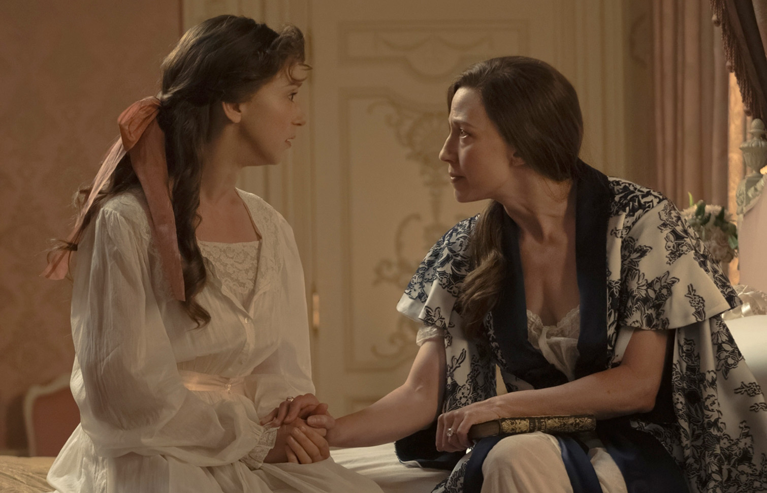 Season 3 Episode 1 quot Who Is in - Gilded Age S3 E1 Cover 