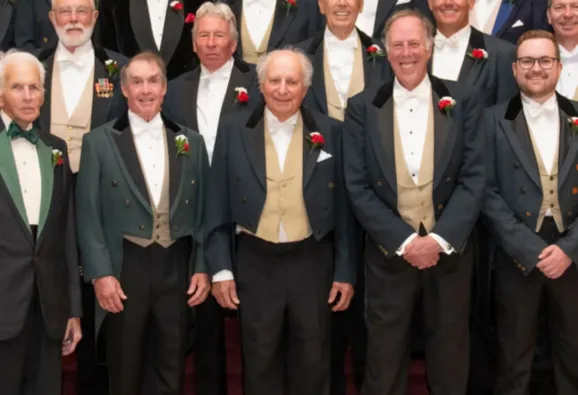 AHP_0185-1156x1610-c-center