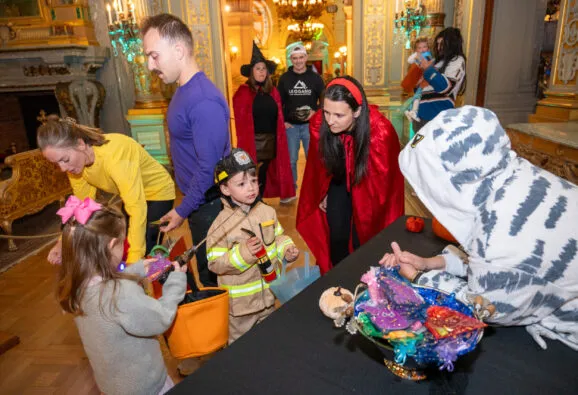 TrickOrTreatGallery_12